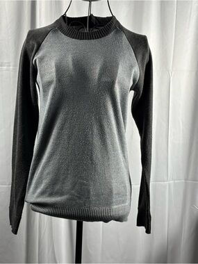 Women's Two-Tone Crewneck Sweater - Black & Gray